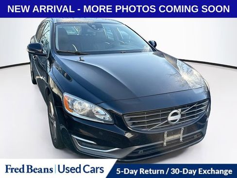 Used 2015 Volvo V60 T5 Premier image 1