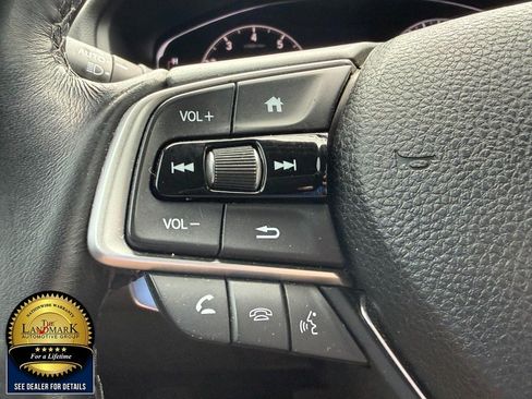 Used 2018 Honda Accord Touring image 10