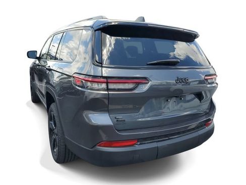 Used 2022 Jeep Grand Cherokee L Laredo RWD image 3
