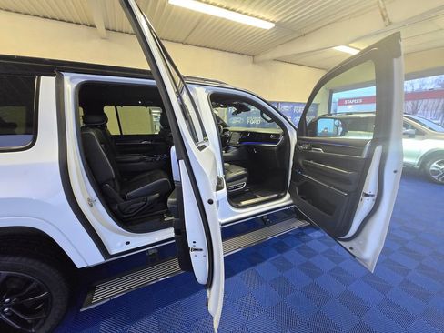 Used 2024 Jeep Grand Wagoneer L Series II w/ Quick Order Packagew 28T image 33