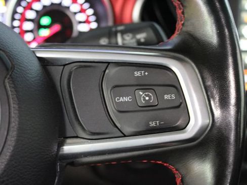 Used 2022 Jeep Gladiator Rubicon w/ Dual Top Group AWD/4WD image 17