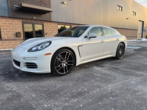 Used 2015 Porsche Panamera 4S image 3