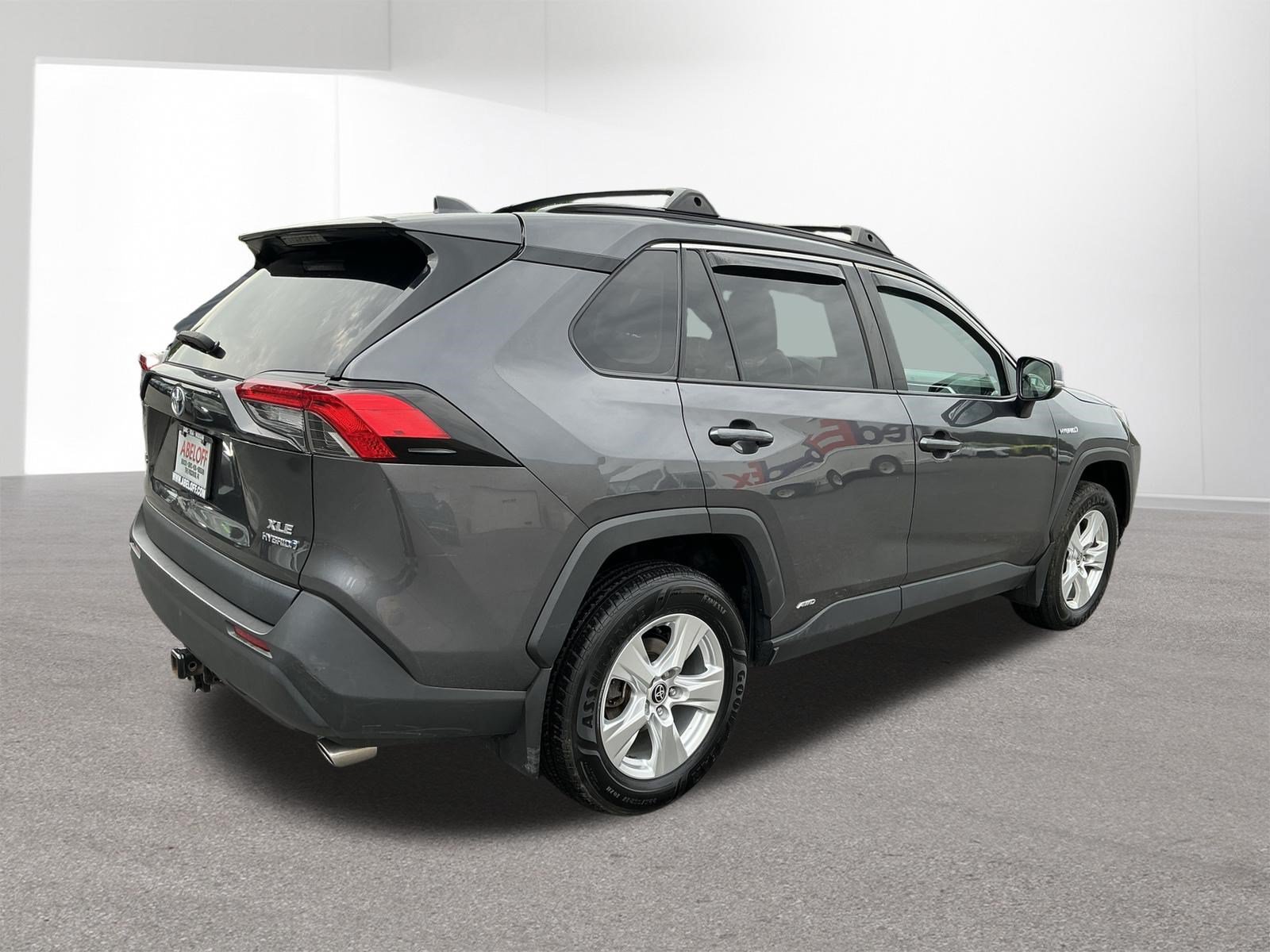 Used 2021 Toyota RAV4 XLE w/ Convenience Package AWD/4WD image 5