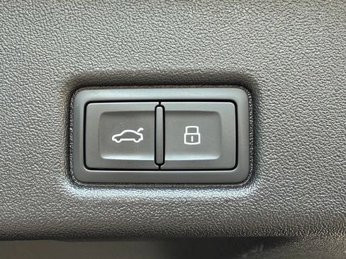Used 2025 Audi Q5 Premium Plus AWD/4WD image 37