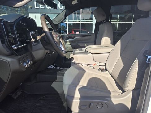 Used 2024 GMC Sierra 2500 SLE w/ SLE Value Package; AWD/4WD image 18