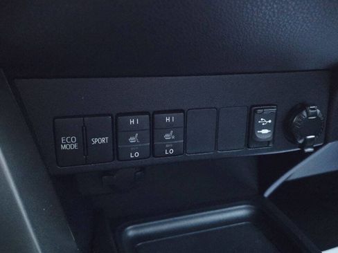 Used 2013 Toyota RAV4 Limited image 20