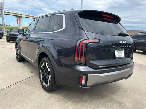 Used 2025 Kia Telluride EX w/ EX Captain's Chair Package AWD/4WD image 7