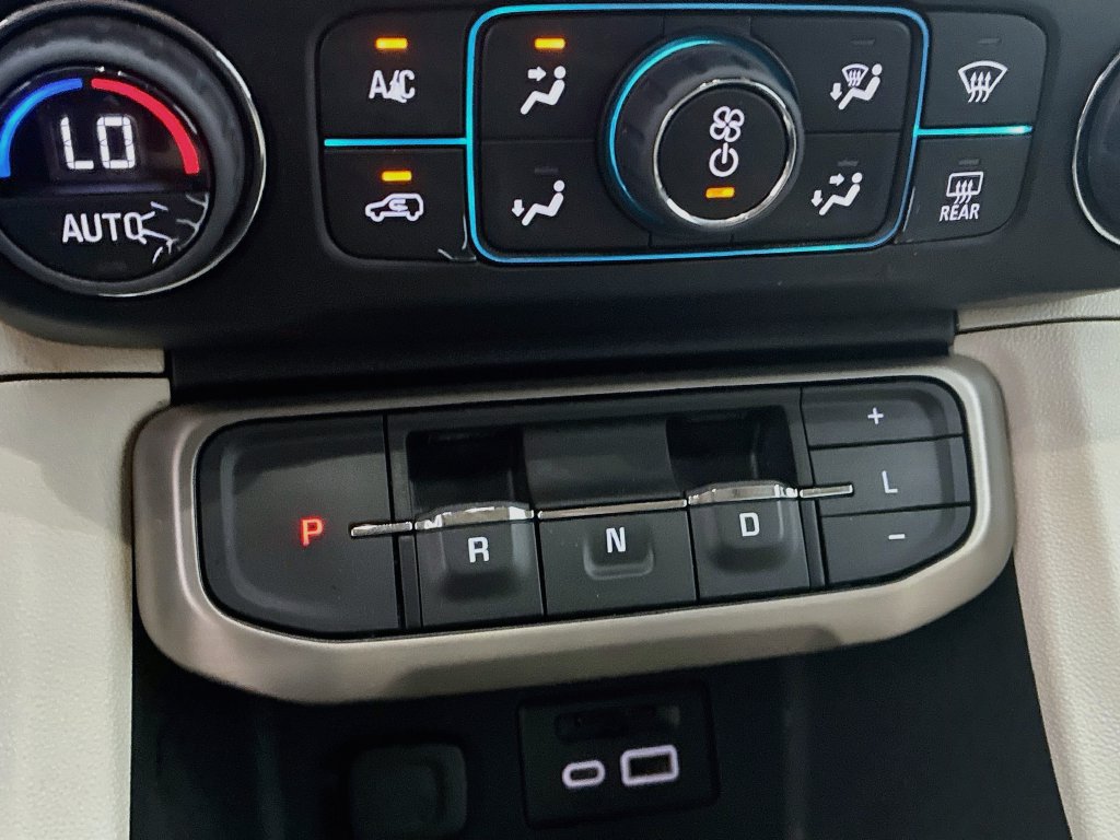 Used 2022 GMC Acadia Denali FWD image 17