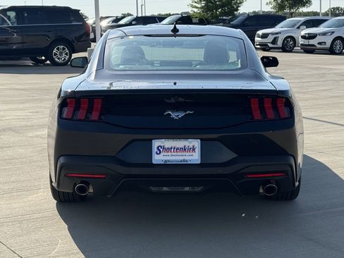 Used 2026 Ford Mustang Premium RWD image 5