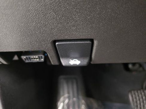 Used 2019 Chevrolet Equinox LT FWD image 21