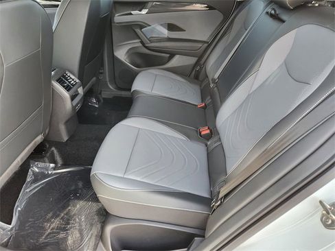 New 2026 Volkswagen Tiguan SE image 28