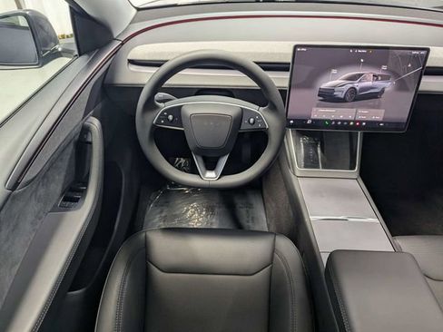 Used 2026 Tesla Model Y Premium image 7