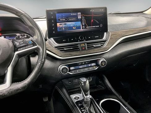 Used 2024 Nissan Altima 2.5 SL image 11