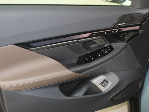 Used 2026 BMW i5 eDrive40 image 11