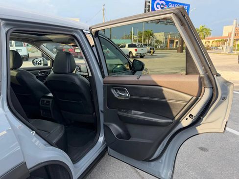 Used 2021 Nissan Rogue SL AWD/4WD image 22