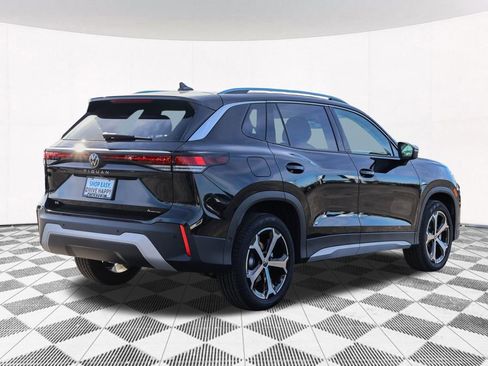 New 2025 Volkswagen Tiguan SE image 12