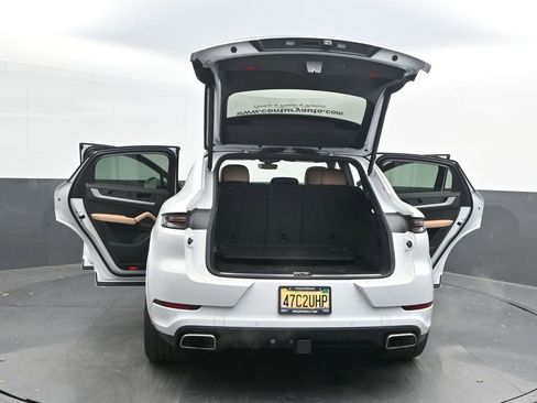 New 2025 Porsche Cayenne Coupe image 39