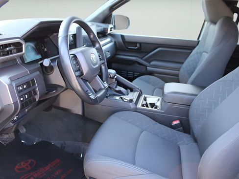 Used 2025 Toyota Tacoma SR5 AWD/4WD image 8