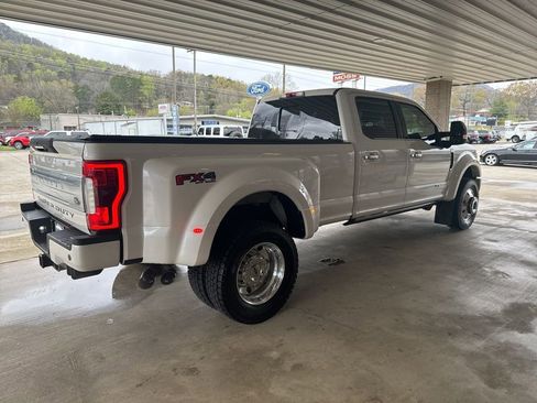 Used 2018 Ford F450 Limited image 4