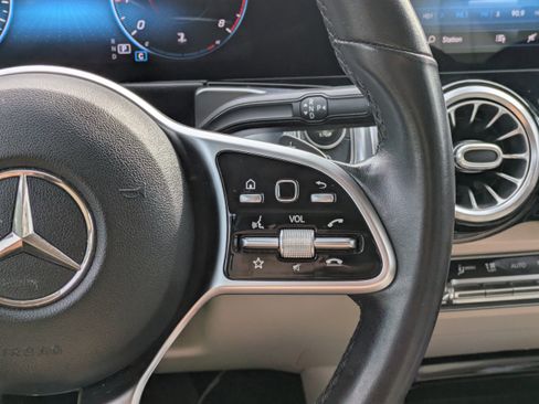 Used 2021 Mercedes-Benz GLB 250 image 18