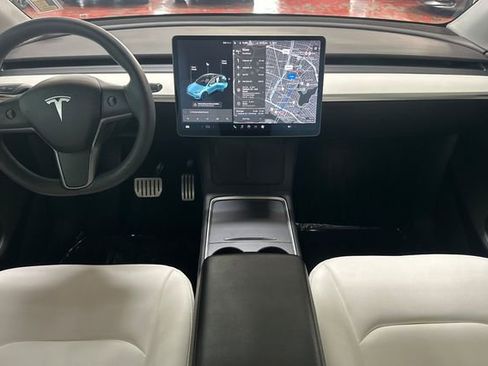 Used 2022 Tesla Model Y Performance image 16