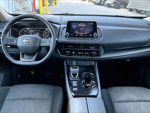 Certified 2025 Nissan Rogue SV image 14