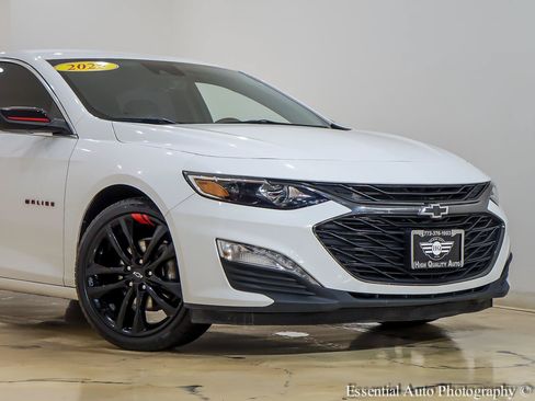 Used 2025 Chevrolet Malibu LT w/ Redline Edition FWD image 2