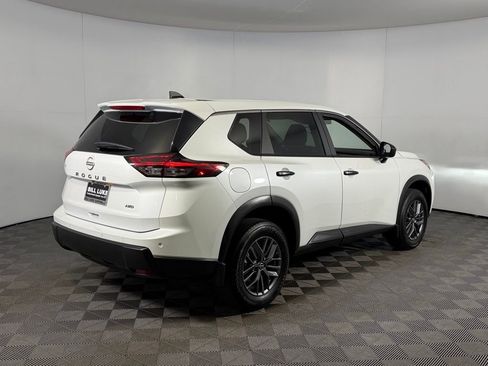 Used 2025 Nissan Rogue S image 7