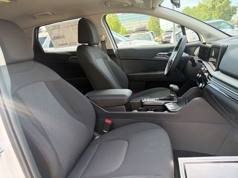 New 2026 Kia Sportage LX AWD/4WD image 11