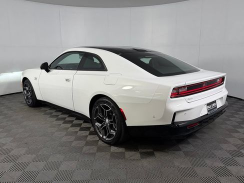 Used 2024 Dodge Charger Daytona R/T w/ Plus Group AWD/4WD image 9