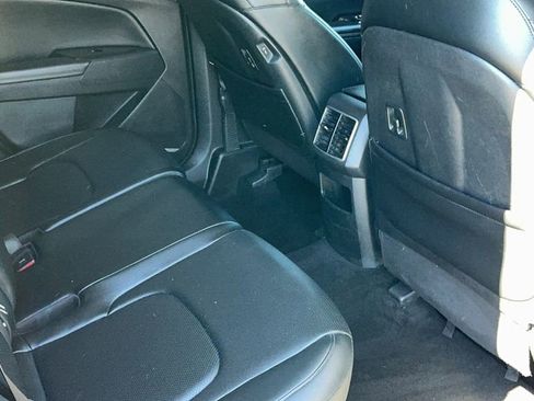 Used 2024 Kia Sportage EX image 16