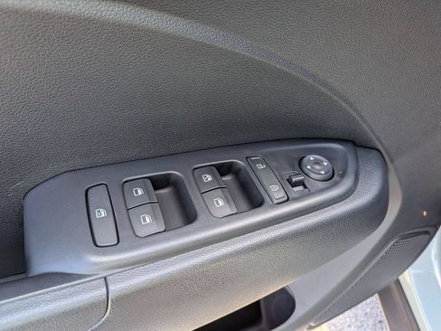 Used 2025 Hyundai Venue SEL FWD image 13