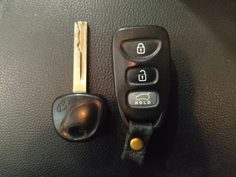 Used 2016 Hyundai Elantra GT image 32