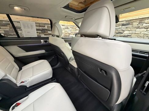 Certified 2025 Hyundai Santa Fe Calligraphy image 32