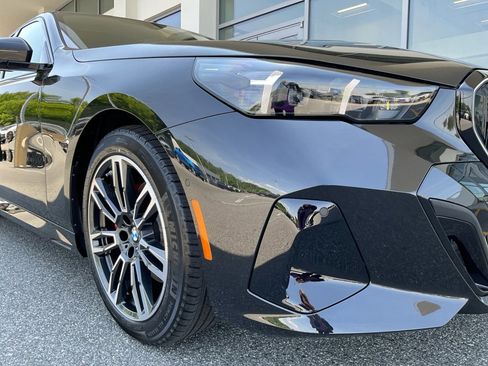 New 2027 BMW 530i RWD image 24