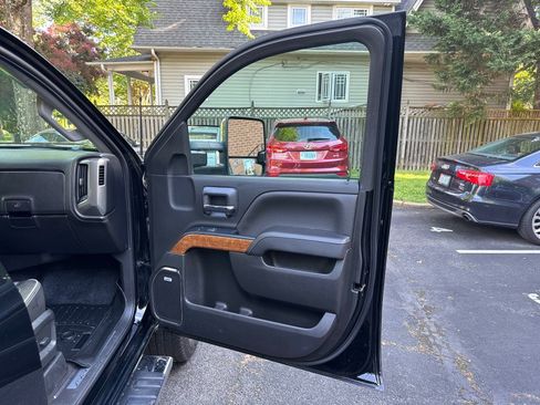 Used 2019 Chevrolet Silverado 2500 High Country w/ Duramax Plus Package AWD/4WD image 16