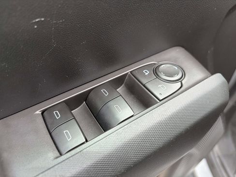 Used 2023 Chevrolet Colorado W/T RWD image 6