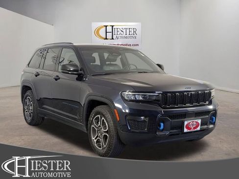 Used 2024 Jeep Grand Cherokee Trailhawk AWD/4WD image 1