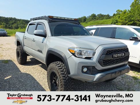 Used 2018 Toyota Tacoma TRD Off-Road w/ Technology Package AWD/4WD image 1
