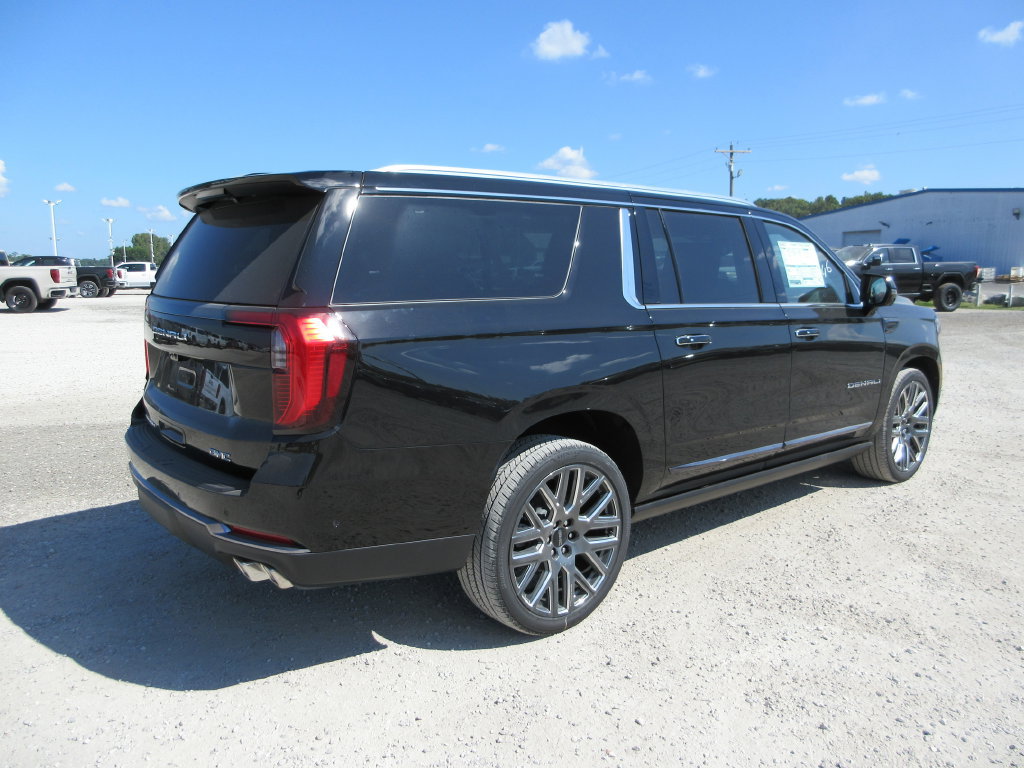 New 2026 GMC Yukon XL Denali Ultimate AWD/4WD image 4