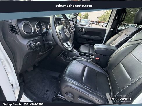 Used 2019 Jeep Wrangler Unlimited Sahara AWD/4WD image 12