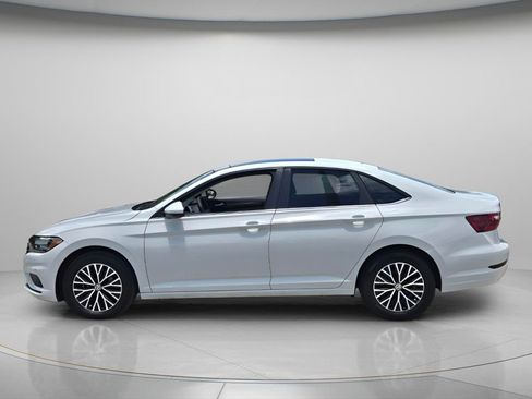 Used 2020 Volkswagen Jetta SE w/ SE Cold Weather Package FWD image 3
