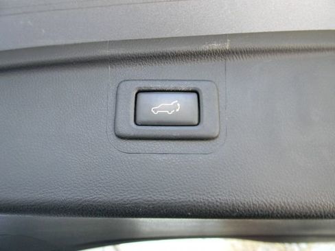 Used 2018 Subaru Outback 2.5i Premium AWD/4WD image 24