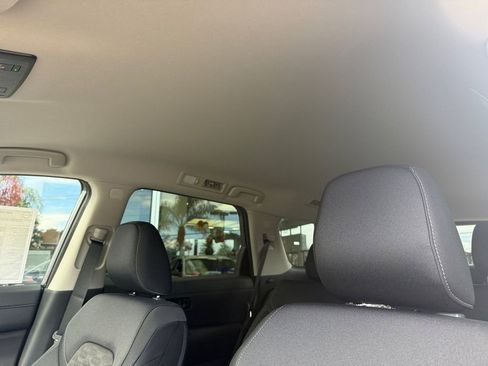 New 2025 Nissan Pathfinder SV image 15
