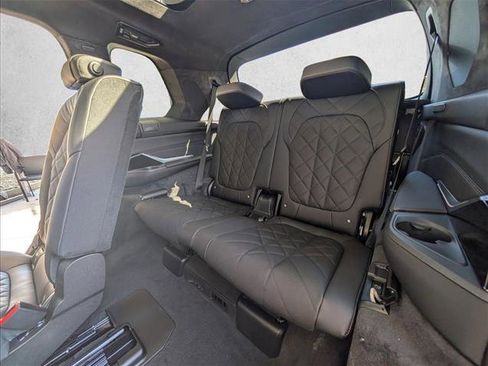 New 2026 BMW X7 xDrive40i image 18