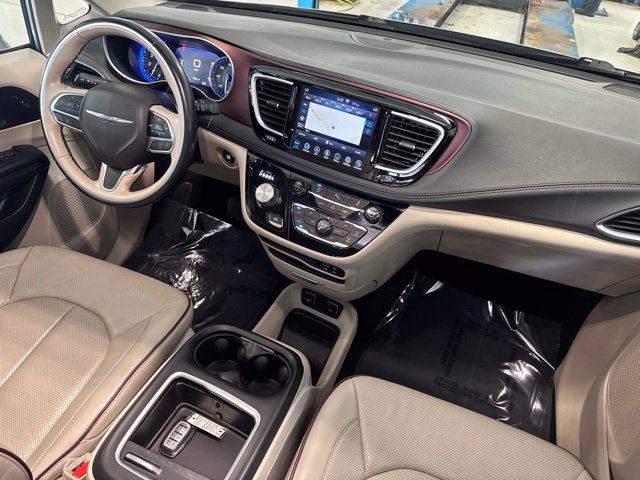Used 2020 Chrysler Pacifica Limited FWD image 21