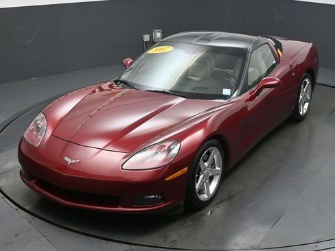 Used 2007 Chevrolet Corvette Coupe w/ Preferred Equipment Group RWD image 50