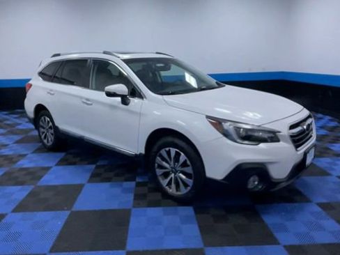 Used 2019 Subaru Outback 3.6R Touring AWD/4WD image 2