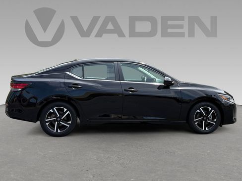 Used 2024 Nissan Sentra SV FWD image 5
