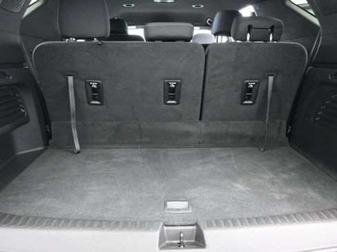 Certified 2026 Chevrolet Traverse LT FWD image 16